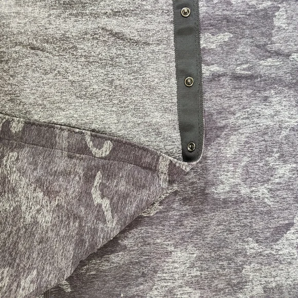 lululemon athletica Charcoal Camouflage Vinyasa Wrap - Picture 7 of 13